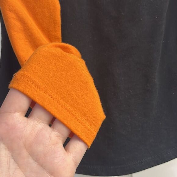 Celebrate Halloween Glitter Skull w/ Cross Bones and Roses Baseball Shirt- 7/8 - Picture 10 of 16